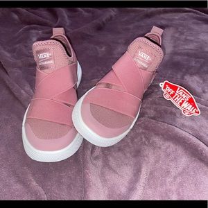 NWT Vans Ultrarange Gore Sneakers- Mauve Color- Size US Women’s 6.5